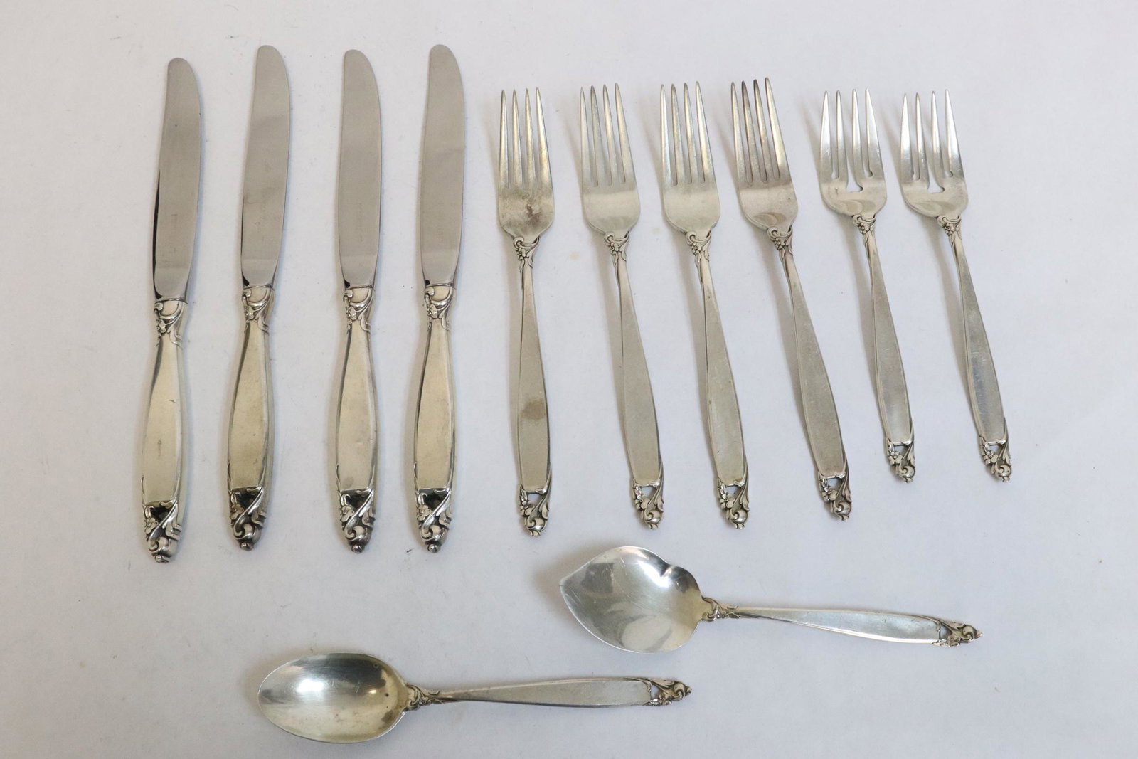 12 pieces Lunt sterling dinner service (1 of 10)