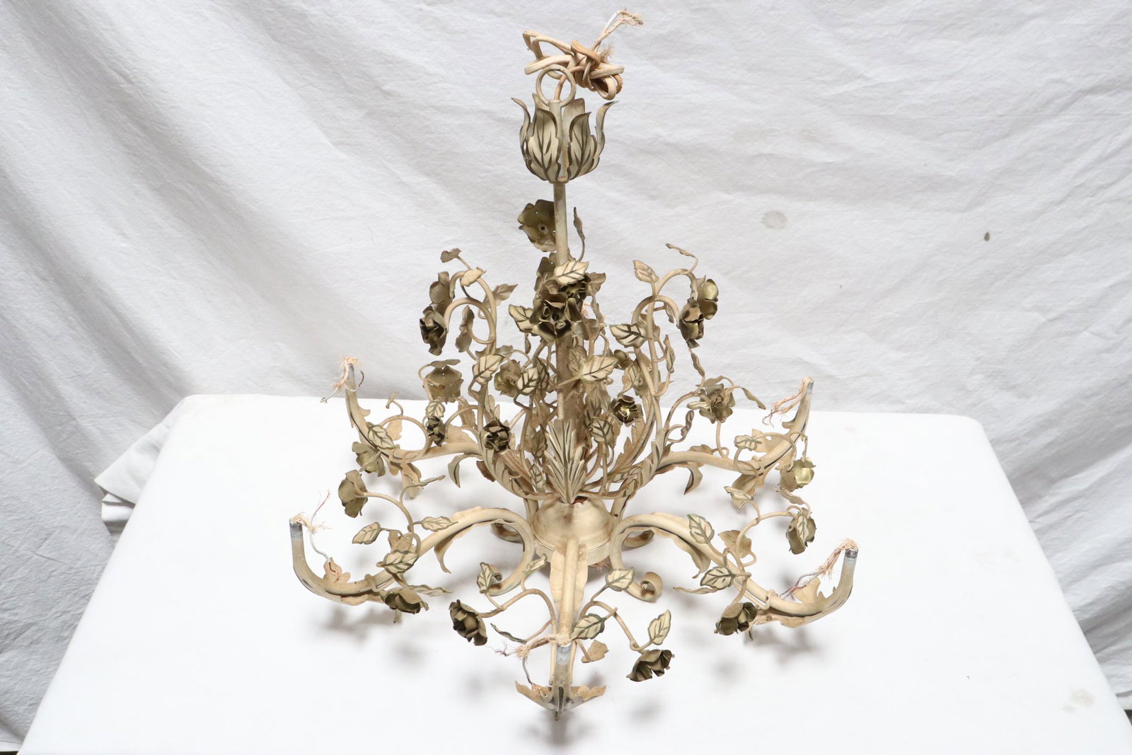 A painted iron ceiling light, need sockets (1 of 7)