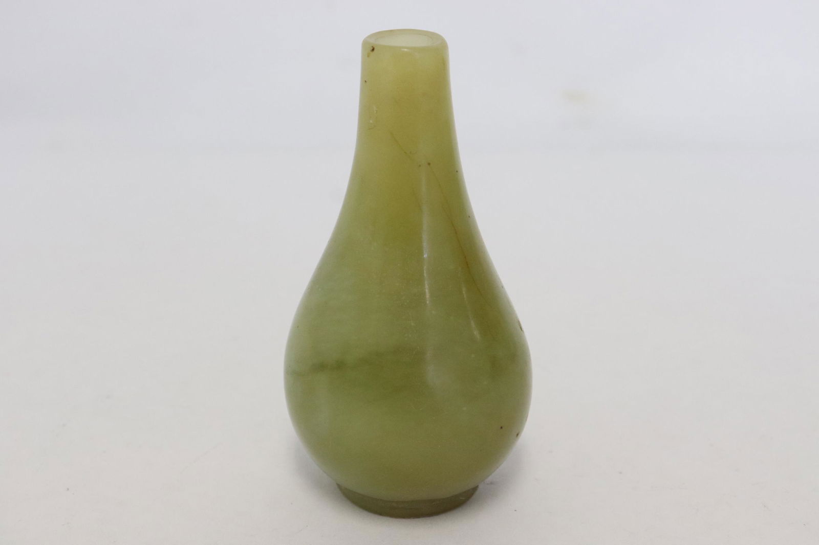 Fine Chinese small celadon jade carved vase (1 of 7)