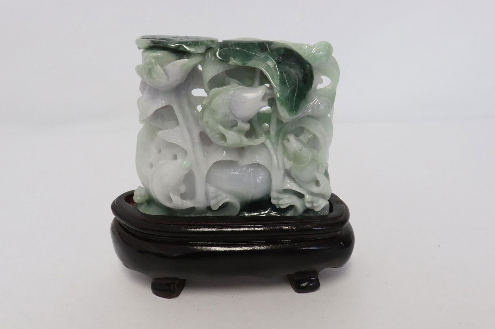Chinese natural color jadeite carving (1 of 9)