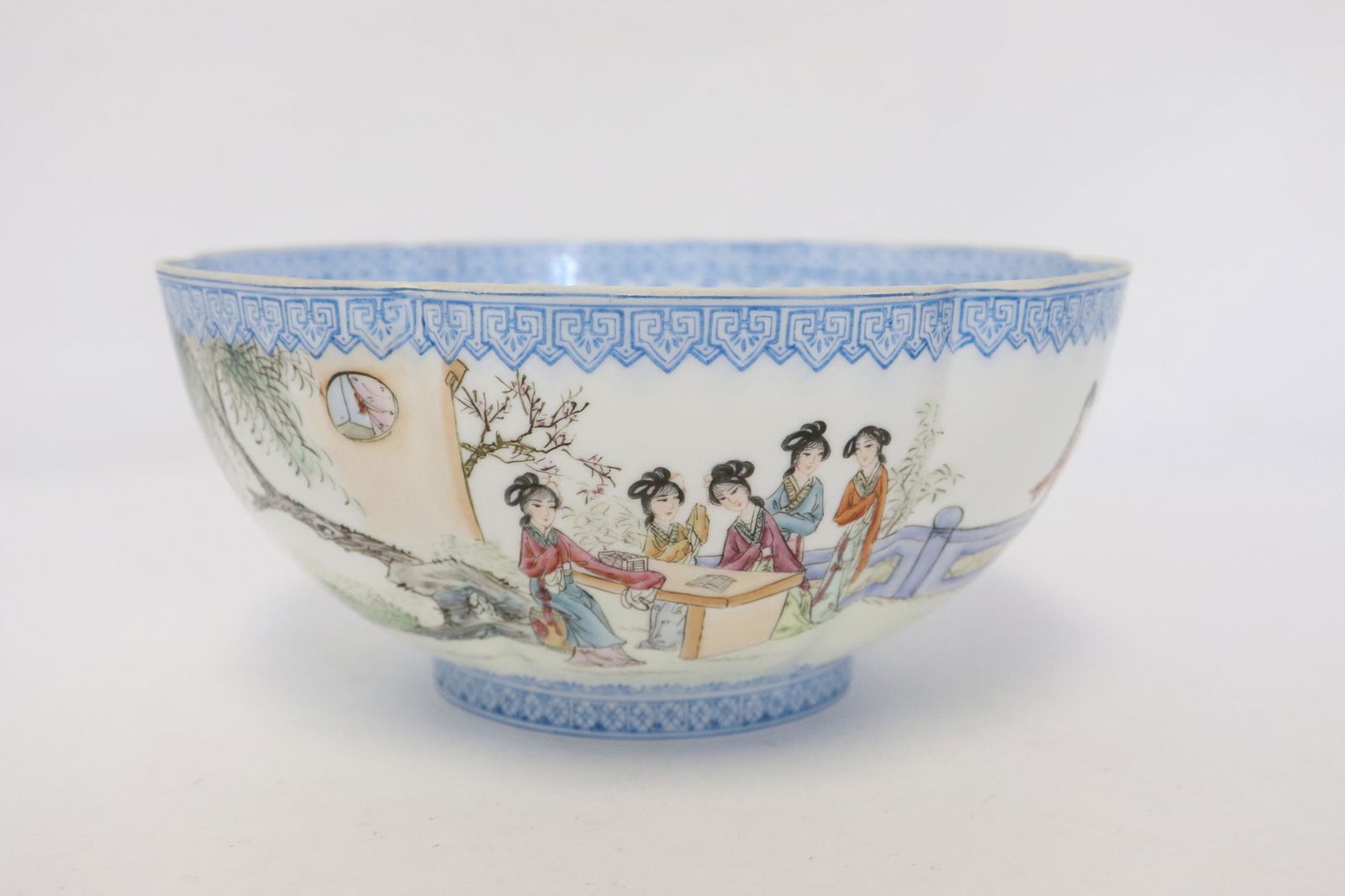 Famille rose eggshell porcelain bowl (1 of 11)