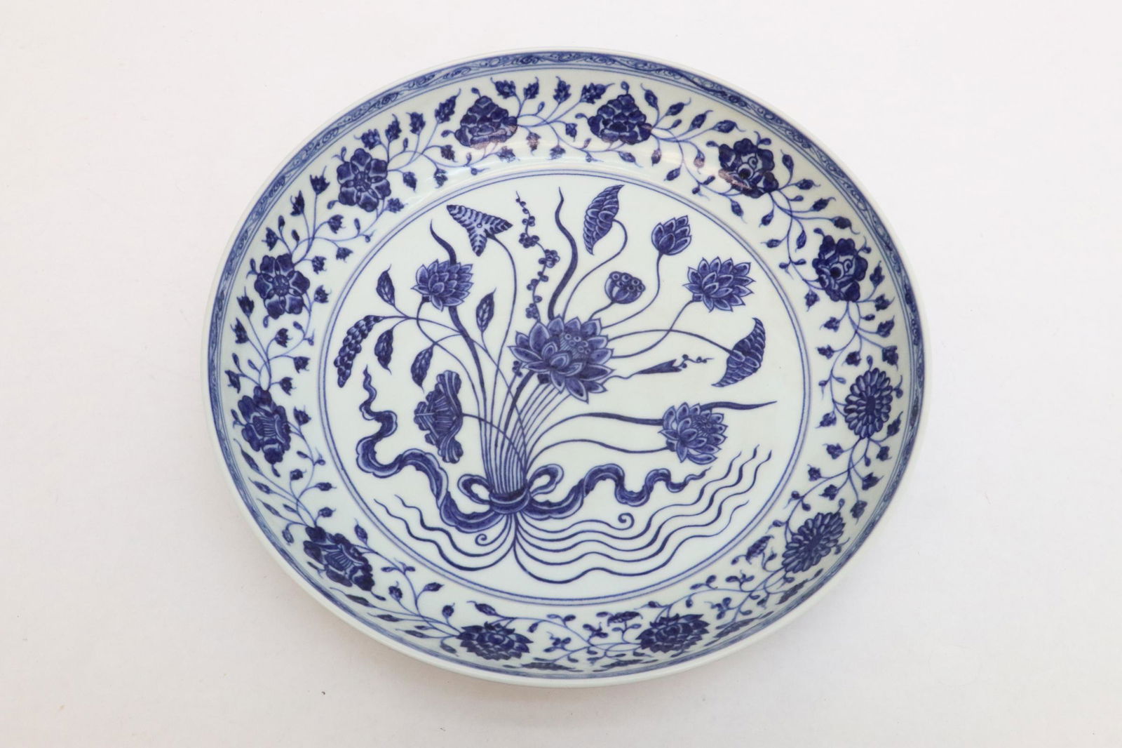 Fine Chinese blue and white porcelain charger (1 of 7)