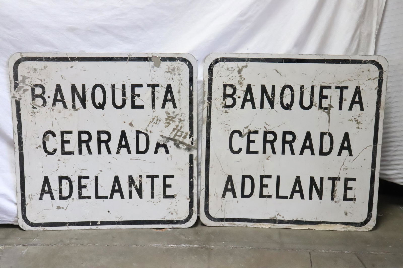 2 large retired traffic signs, surface scratches (1 of 5)
