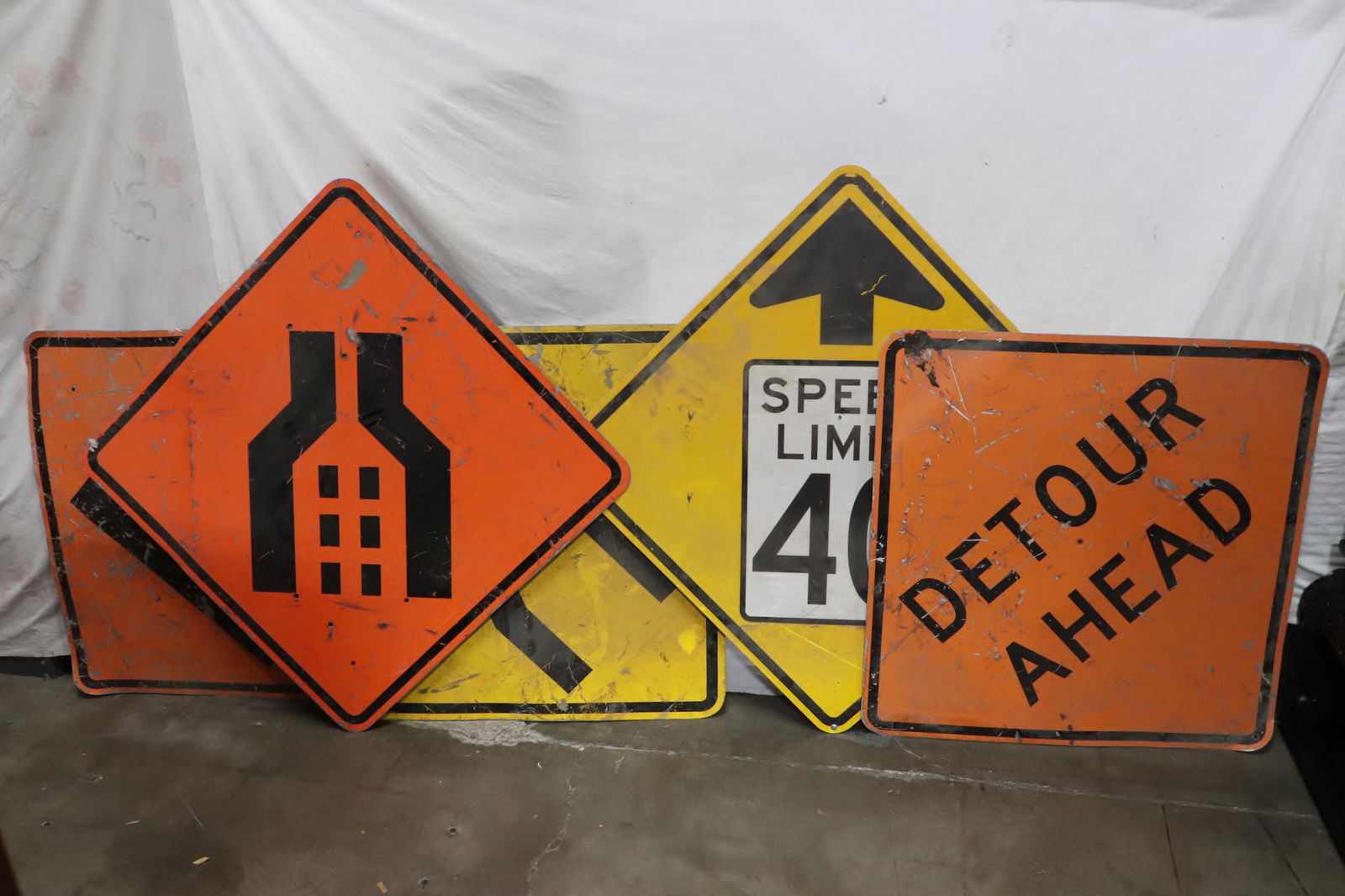 5 large retired traffic signs (1 of 7)