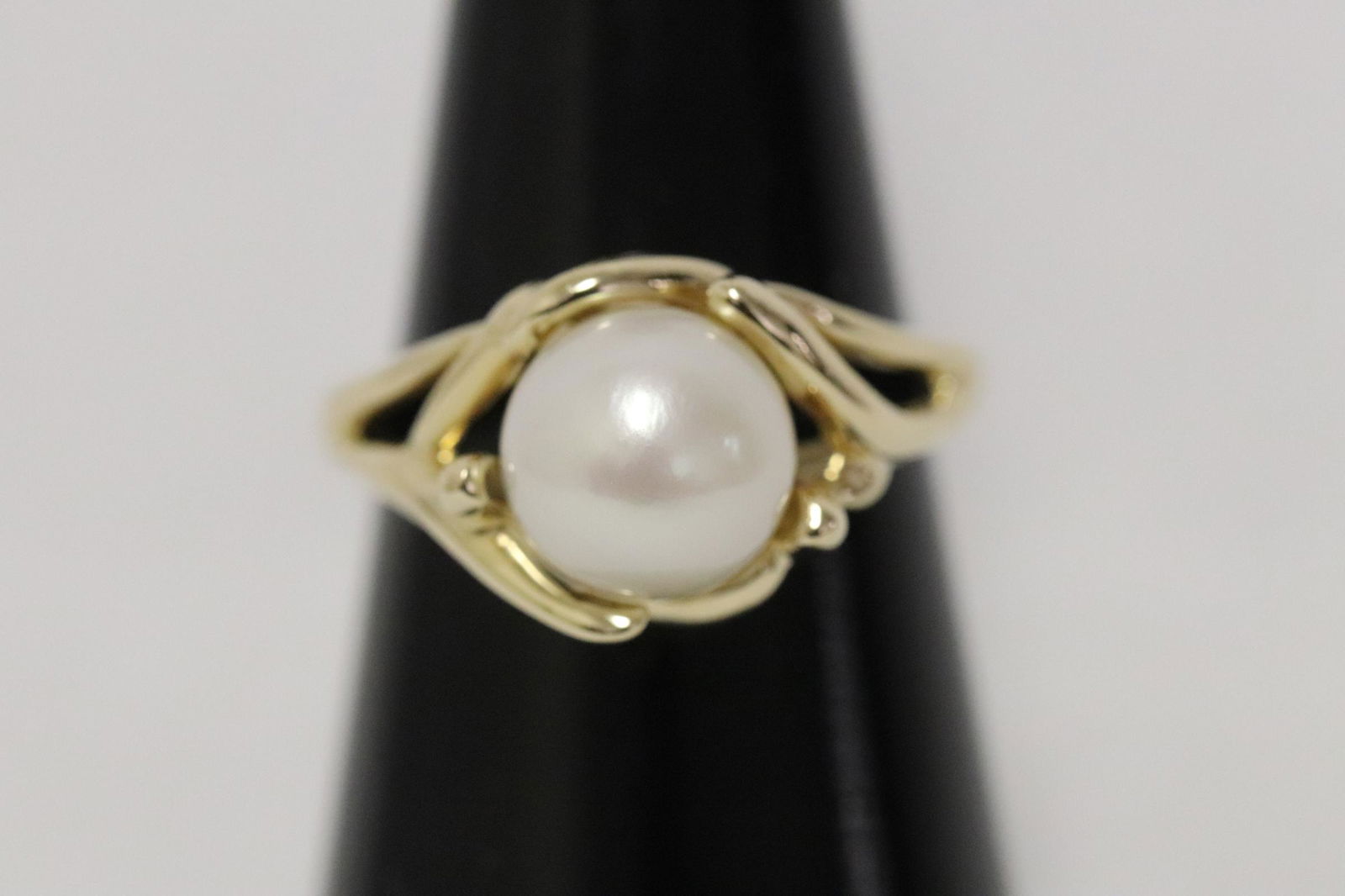 Fine 14K Y/G cultured pearl ring (1 of 10)