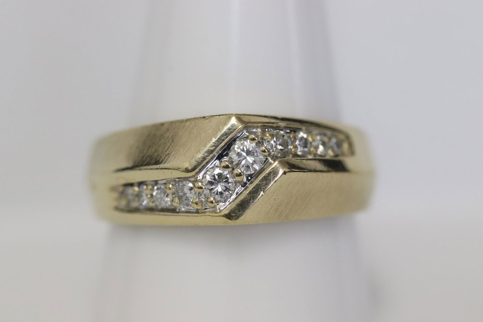 10K Y/G ring set with diamonds (1 of 10)