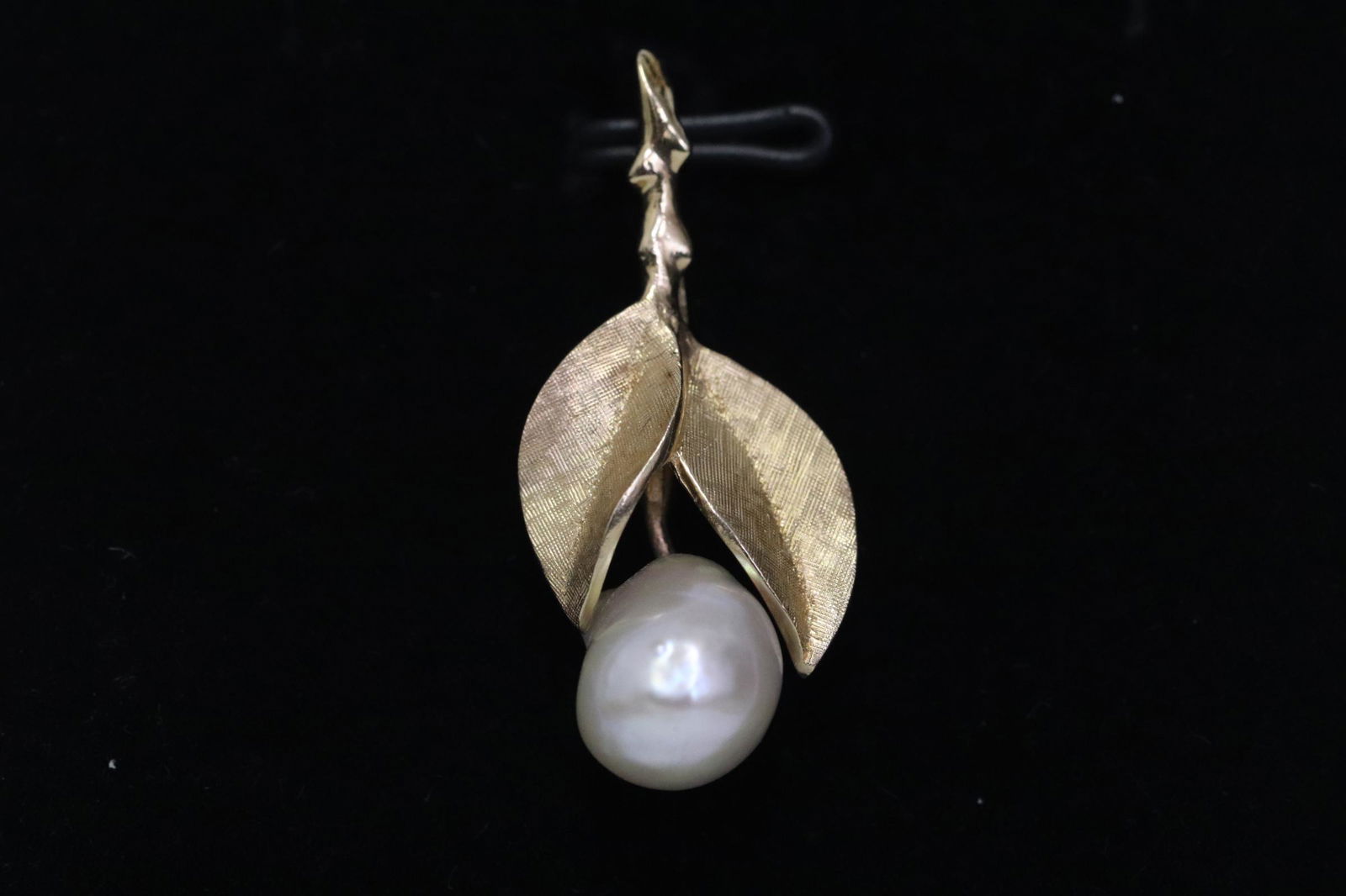 14K Y/G pendant with pearl (1 of 7)