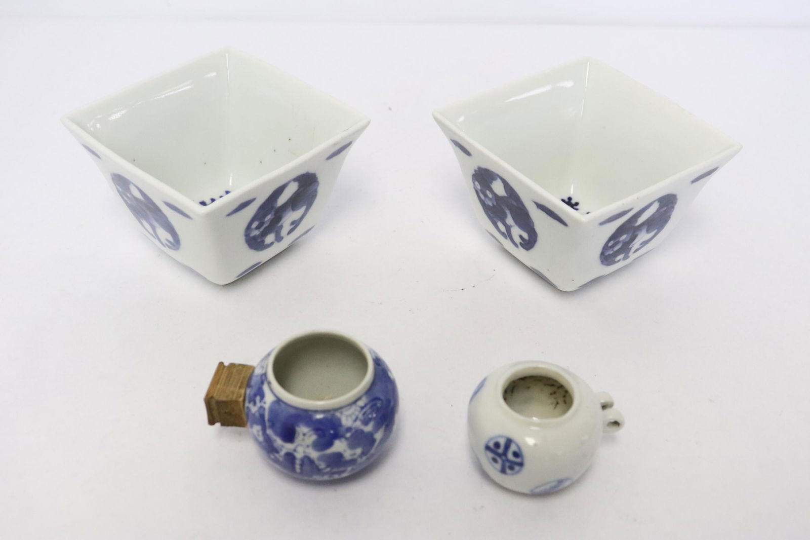 2 Chinese vintage tea cups, and 2 antique bird feeders (1 of 10)