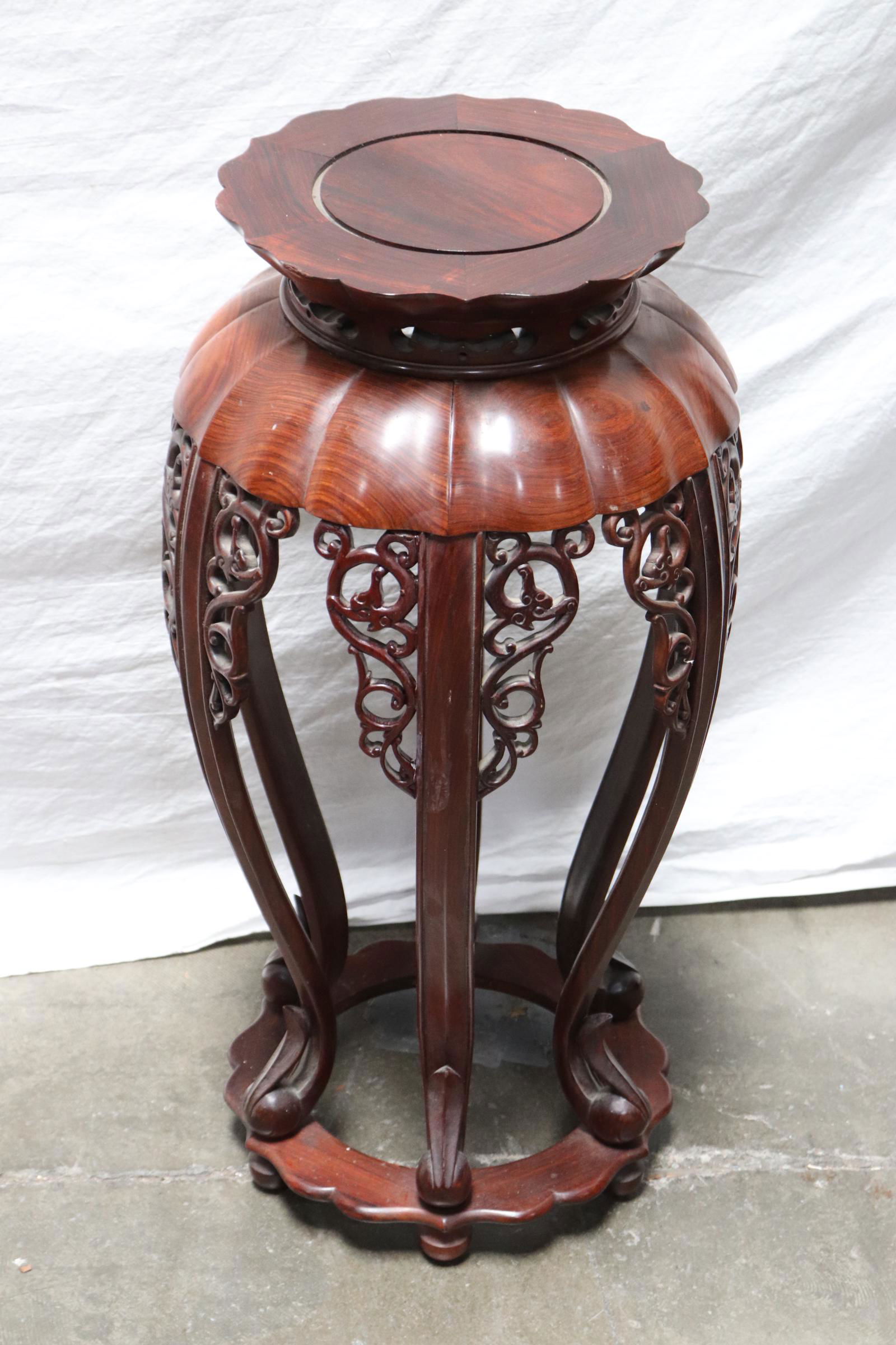 Chinese rosewood round pedestal stand (1 of 10)