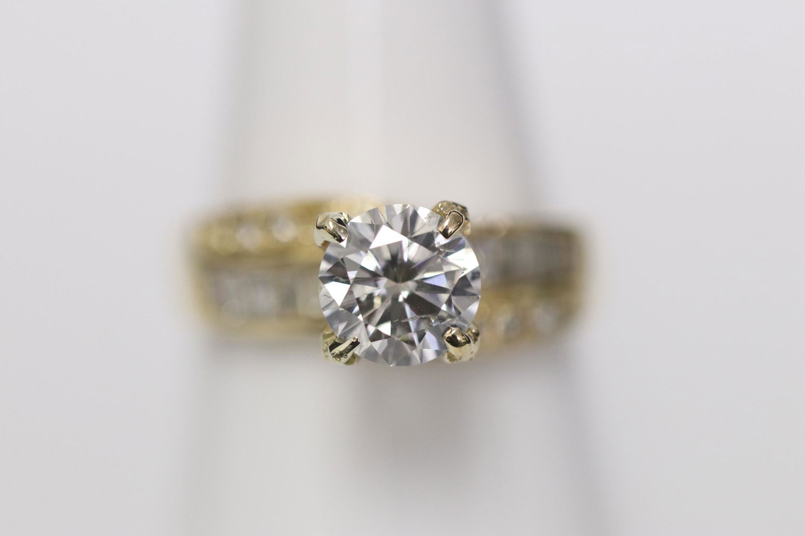 14K Y/G diamond ring with GIA report (1 of 10)