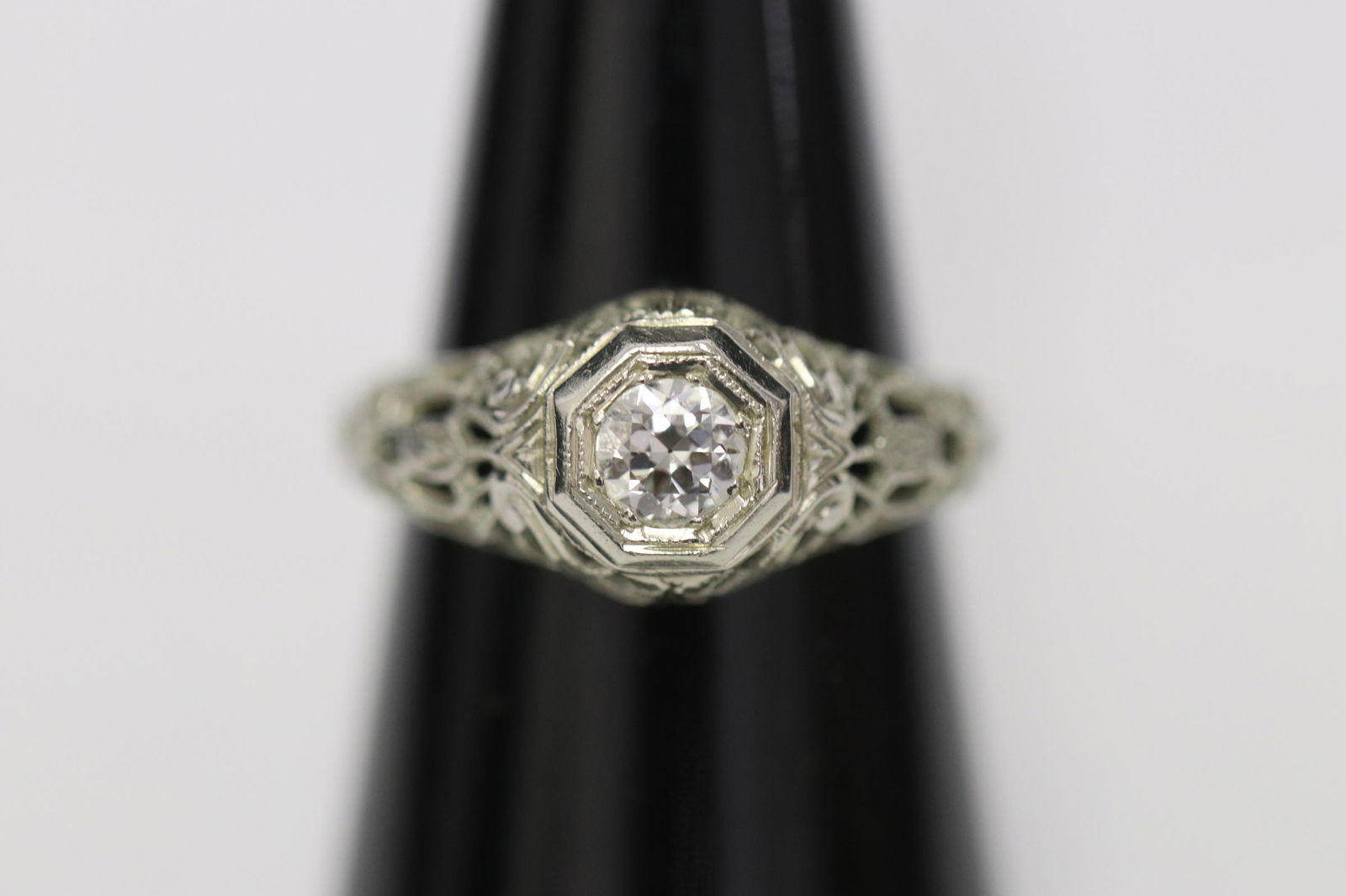 18K W/G art deco diamond ring (1 of 9)