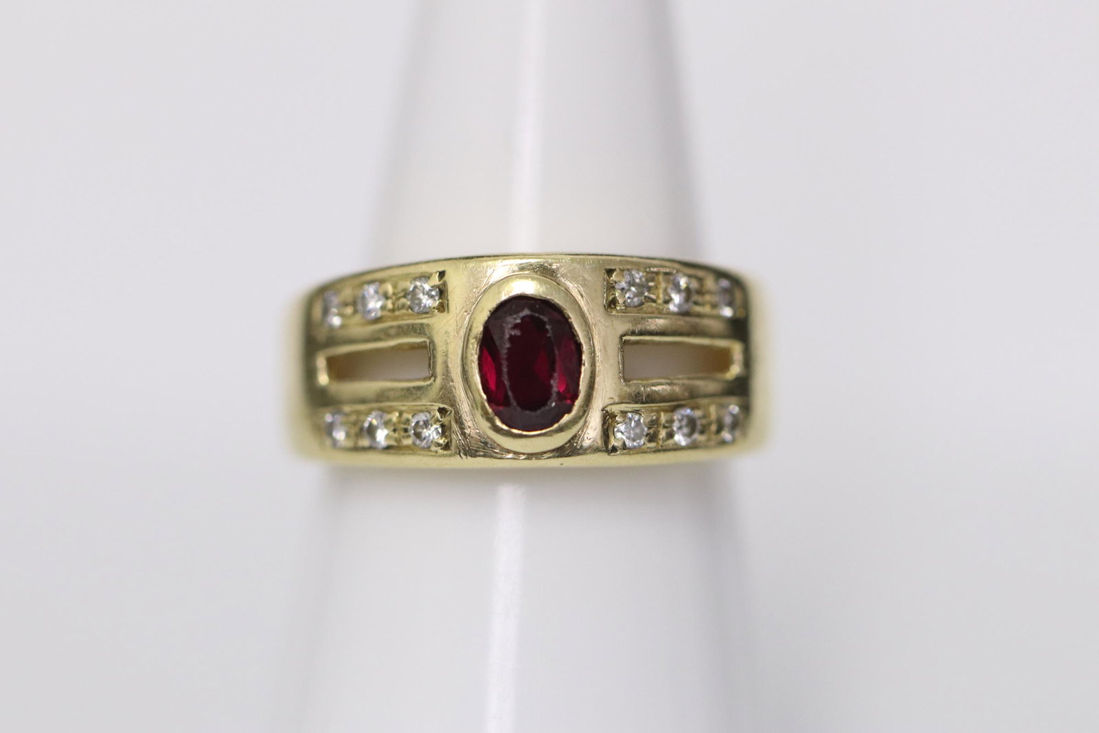 18K Y/G ruby diamond ring (1 of 11)