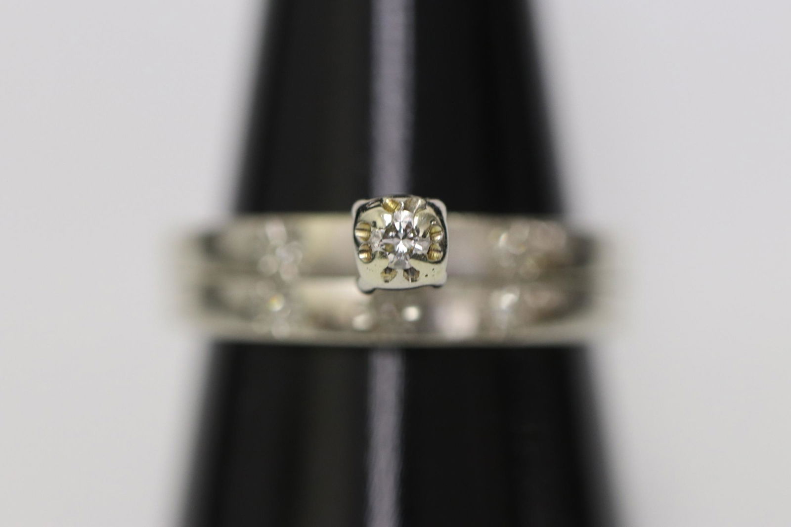 14K W/G diamond wedding band (1 of 9)