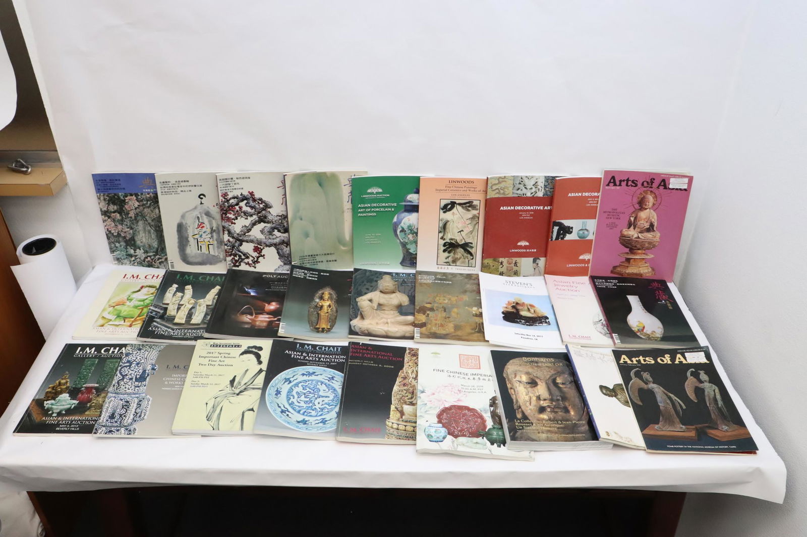 Lot of Chinese reference books (1 of 11)