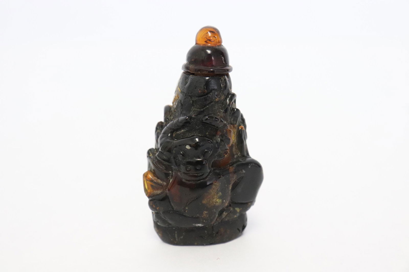 Chinese 19th/20th c. amber carved snuff bottle (1 of 8)