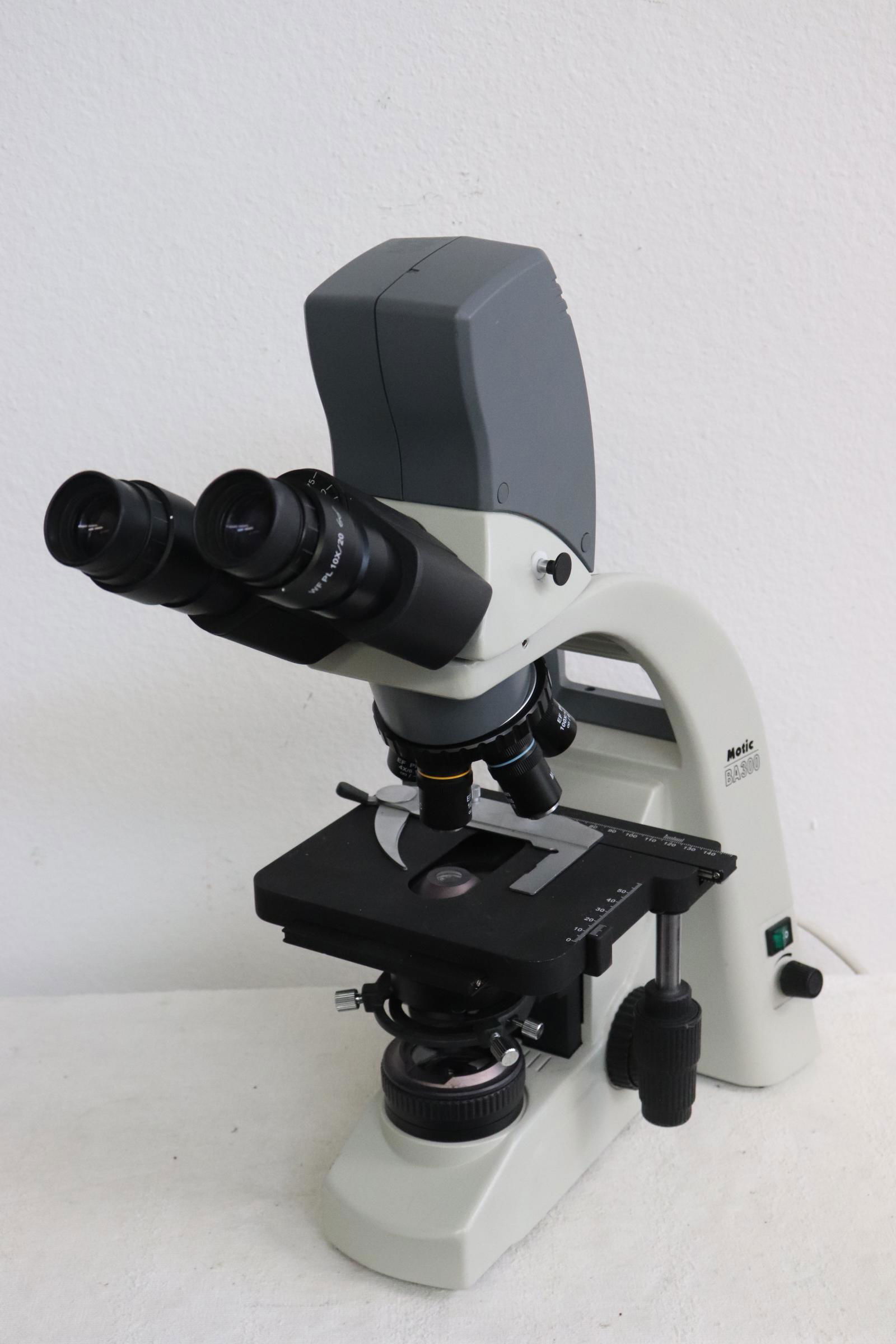 A Motic microscope with 4 objective lenses (1 of 10)