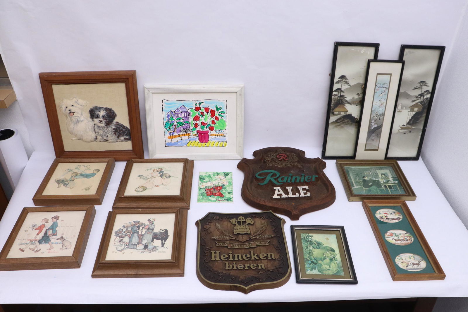 Lot of wall hangings (1 of 11)