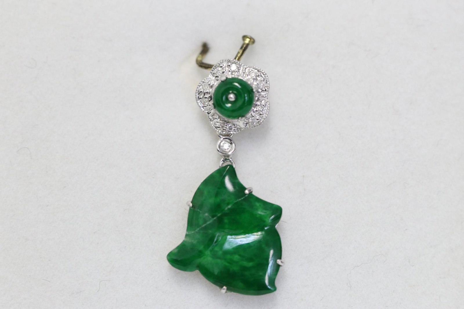 18K W/G jadeite diamond pendant w/ GIA report (1 of 10)