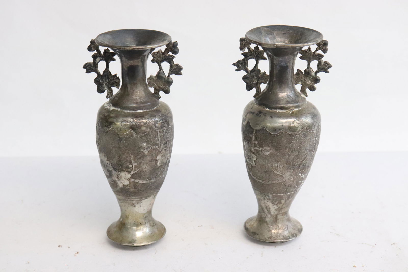 2 Chinese antique silver vases with maker's mark (1 of 12)