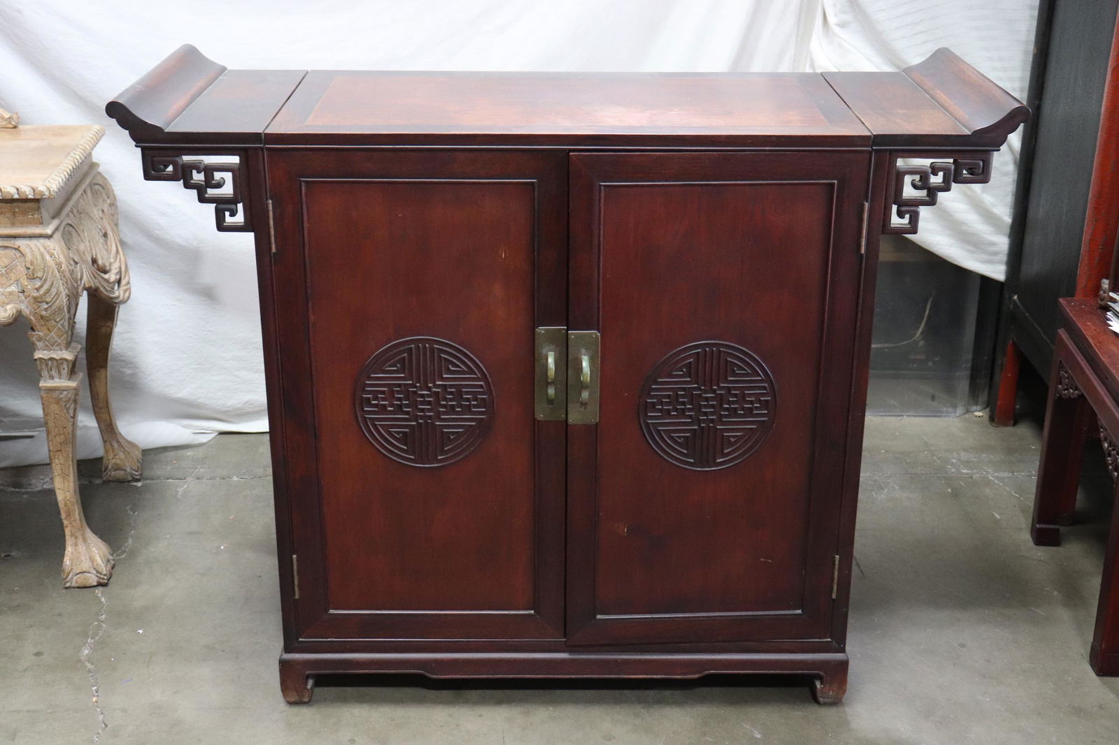 Unusual Chinese rosewood bar (1 of 10)