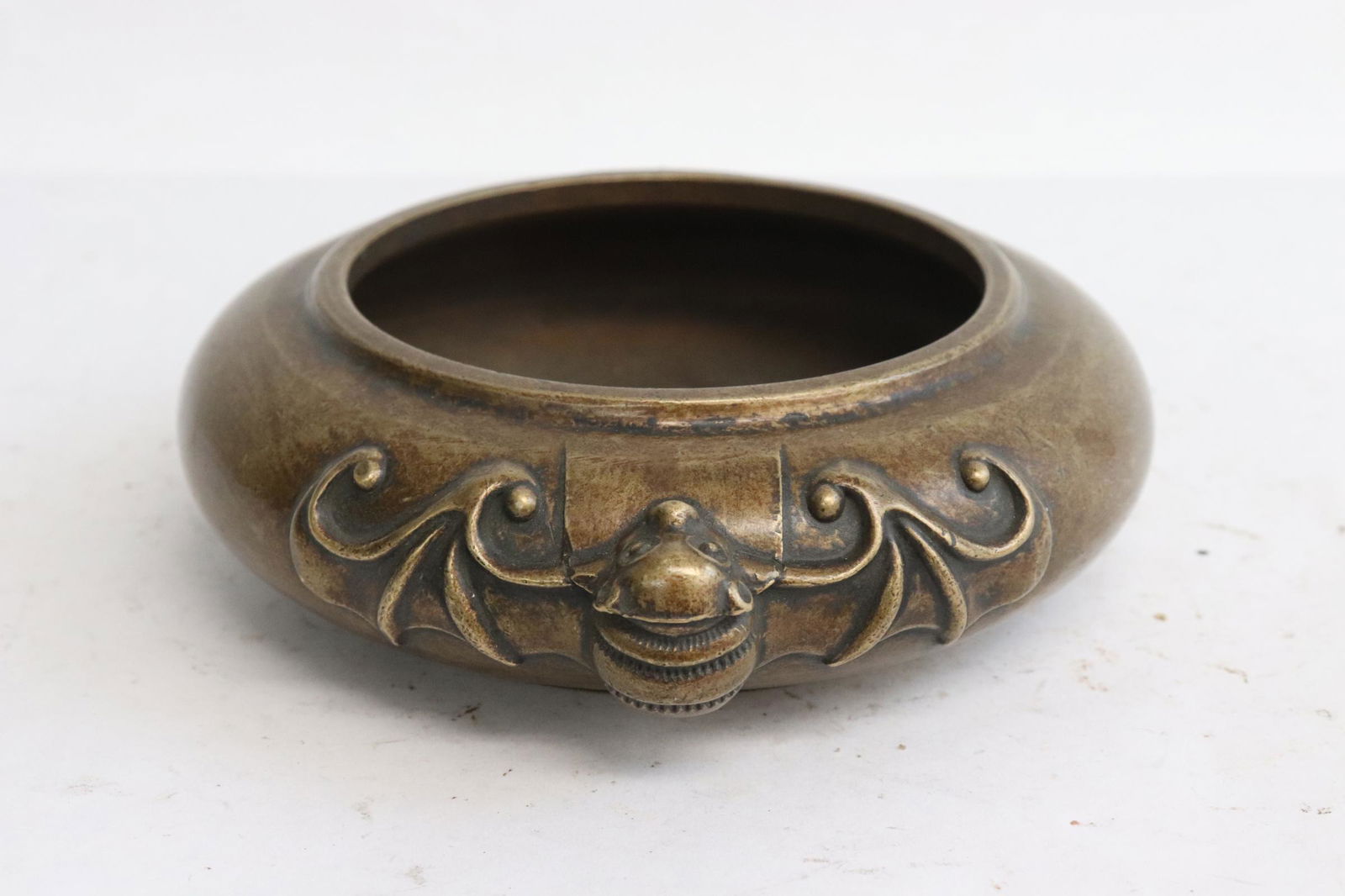 Fine bronze censer with decoration in relief (1 of 7)