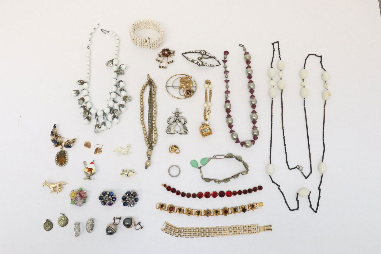 Lot Of Vintage Jewelry Auction