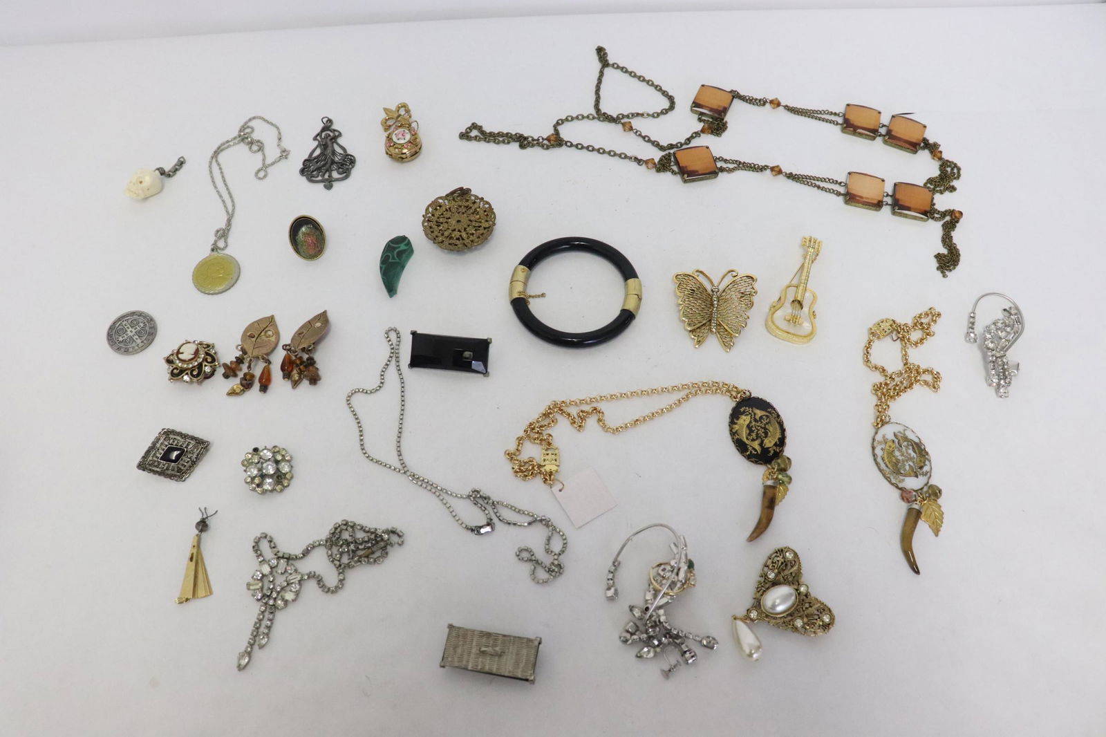 Lot Of Vintage Jewelry Auction