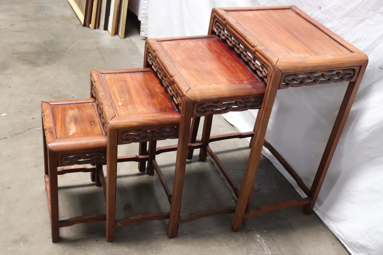 Set of 4 Chinese vintage rosewood nesting tables (1 of 10)
