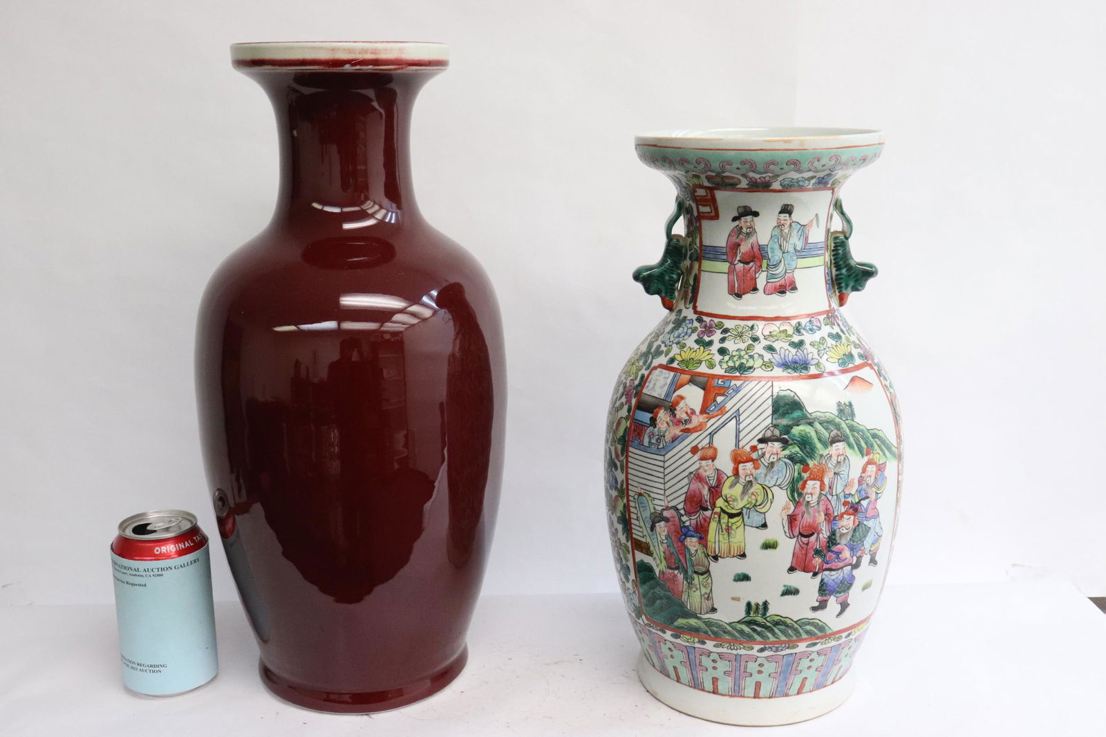 2 Chinese porcelain vases (1 of 13)