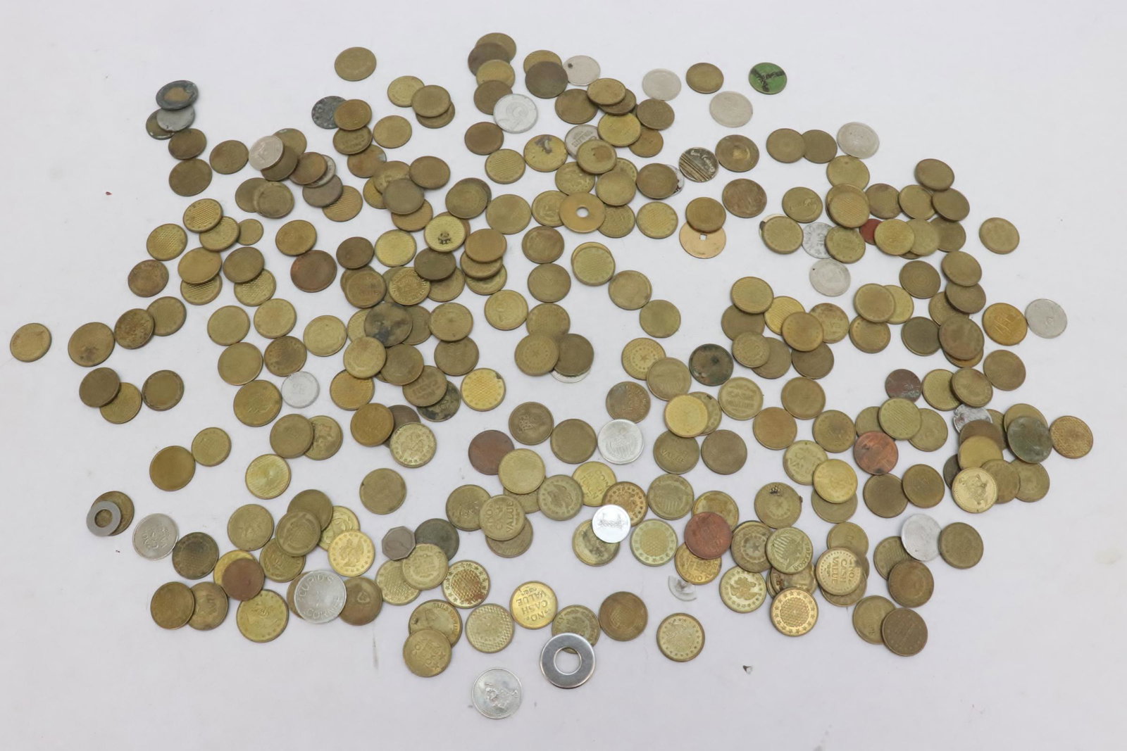 Large lot of misc. coins, tokens (1 of 10)