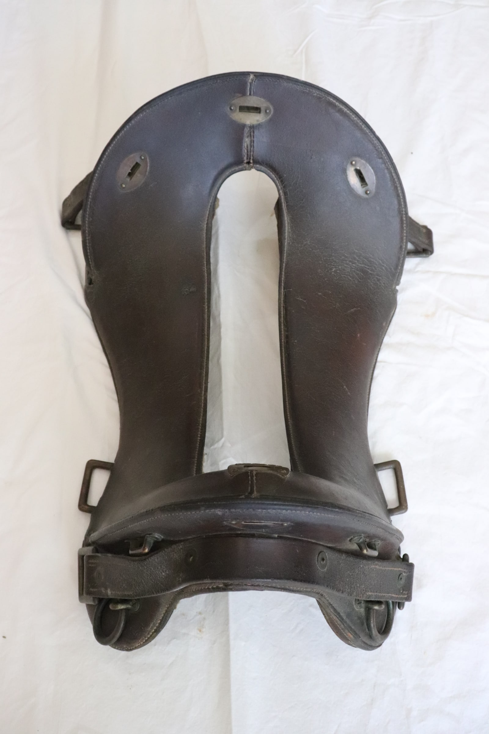 Early 1900 US cavalry saddle, size 12 (1 of 10)