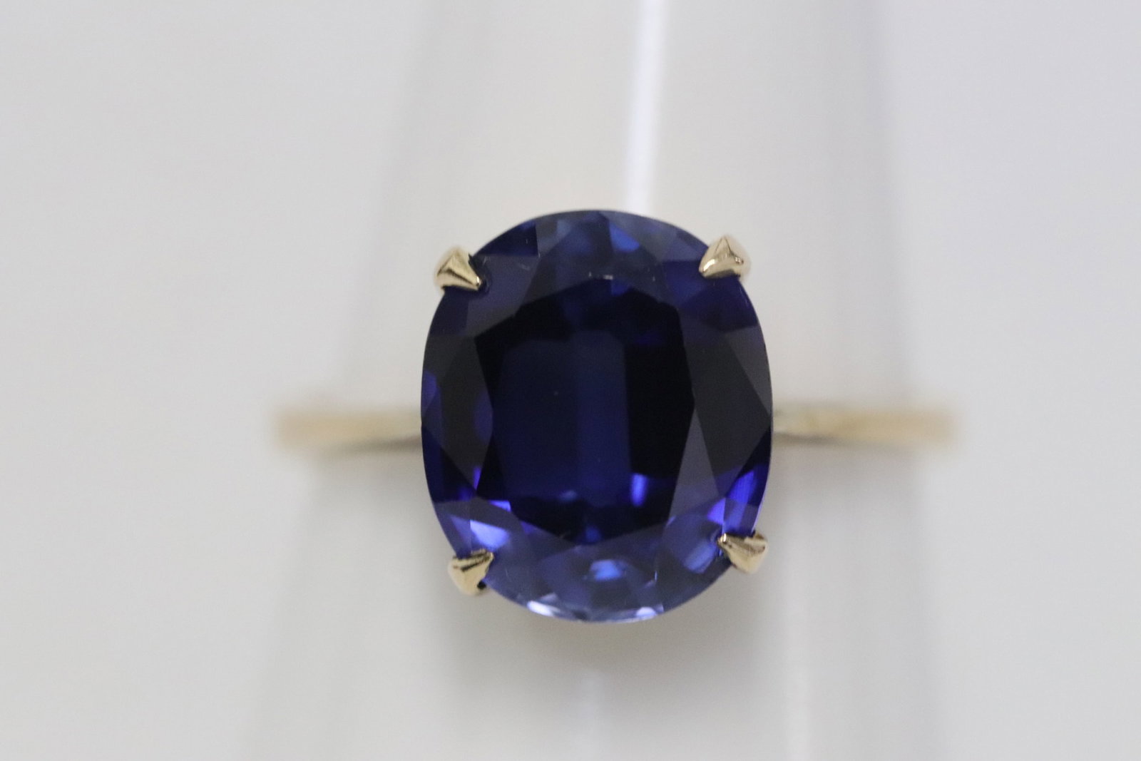 14K Y/G ring, center a blue stone (1 of 7)