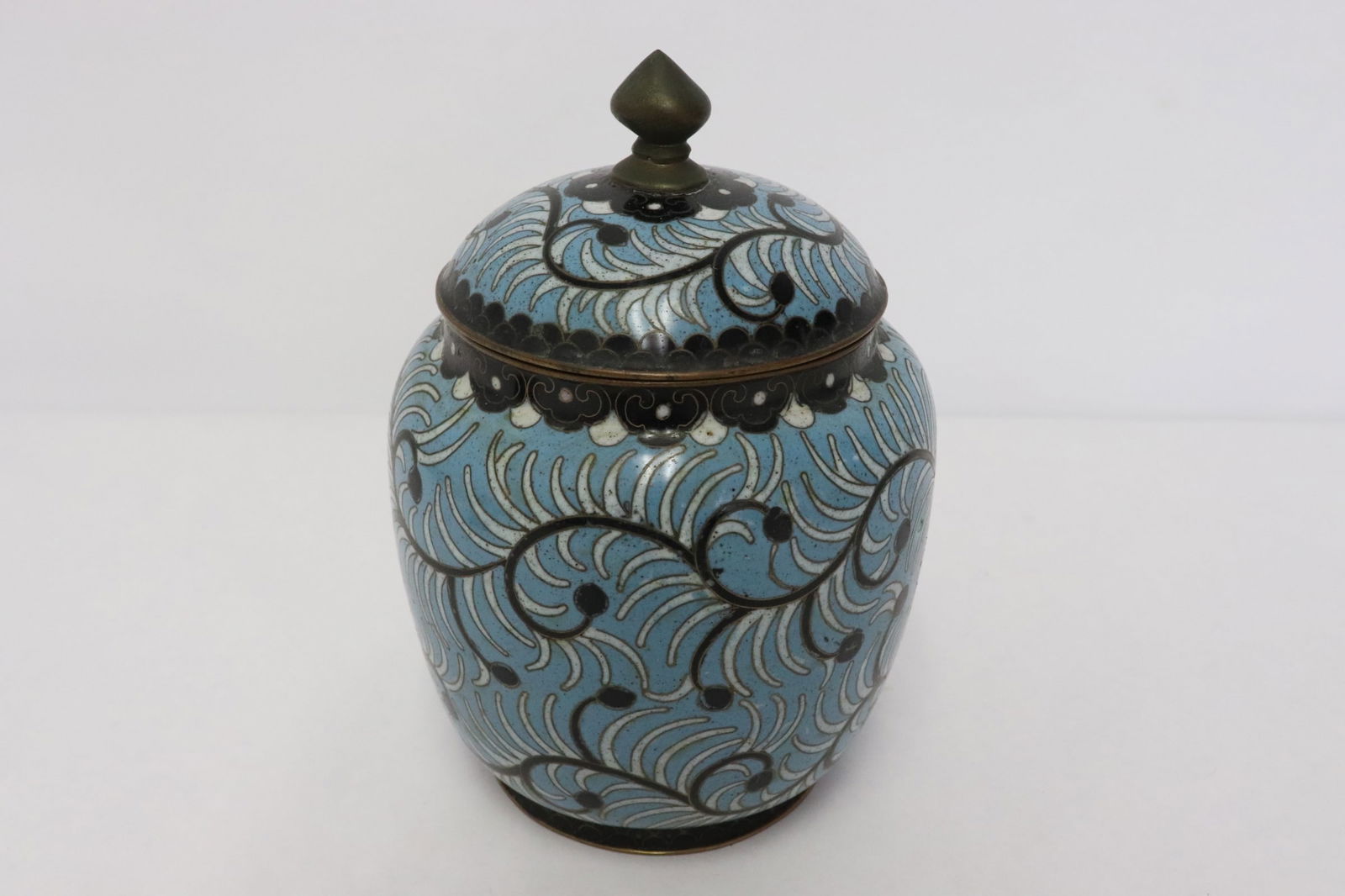 Antique Chinese cloisonne jar (1 of 7)