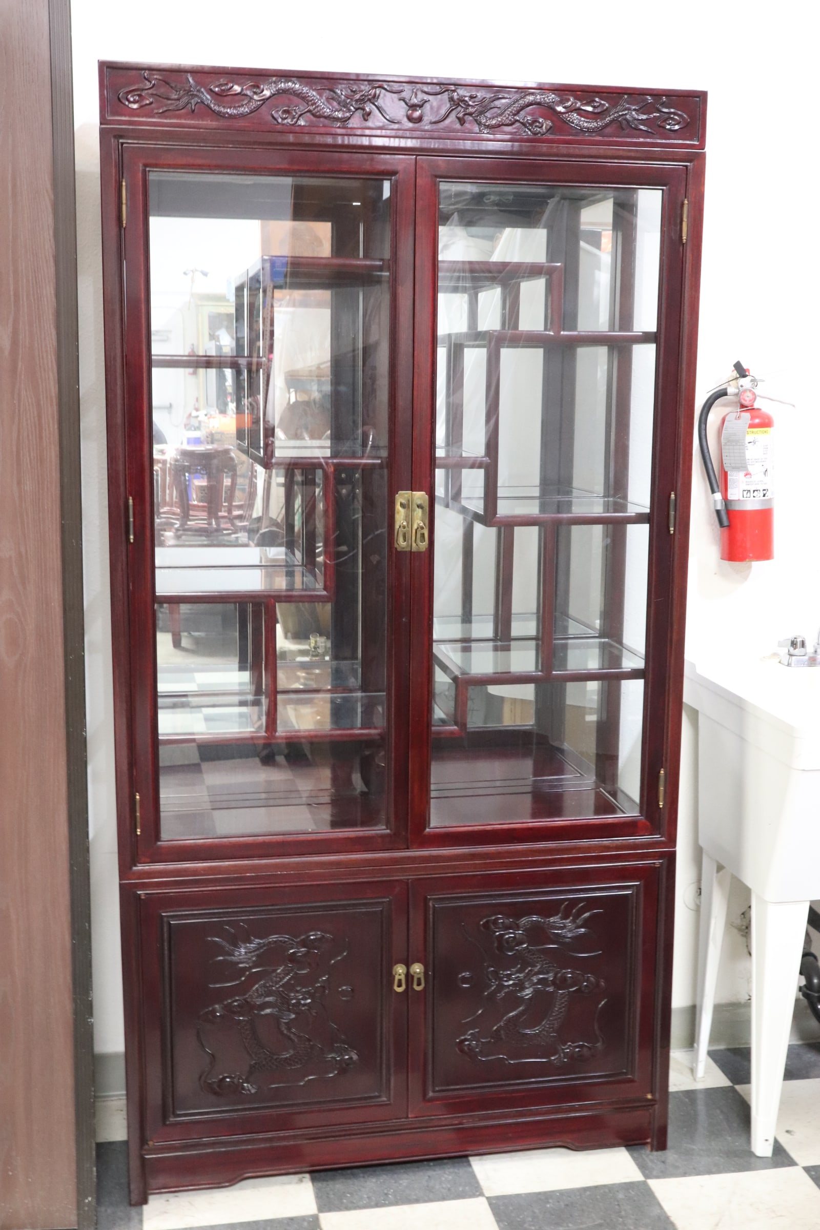 Fine Chinese rosewood display case (1 of 12)