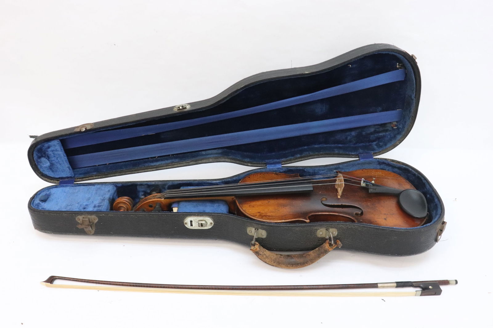 Vintage violin and bow with case (1 of 9)