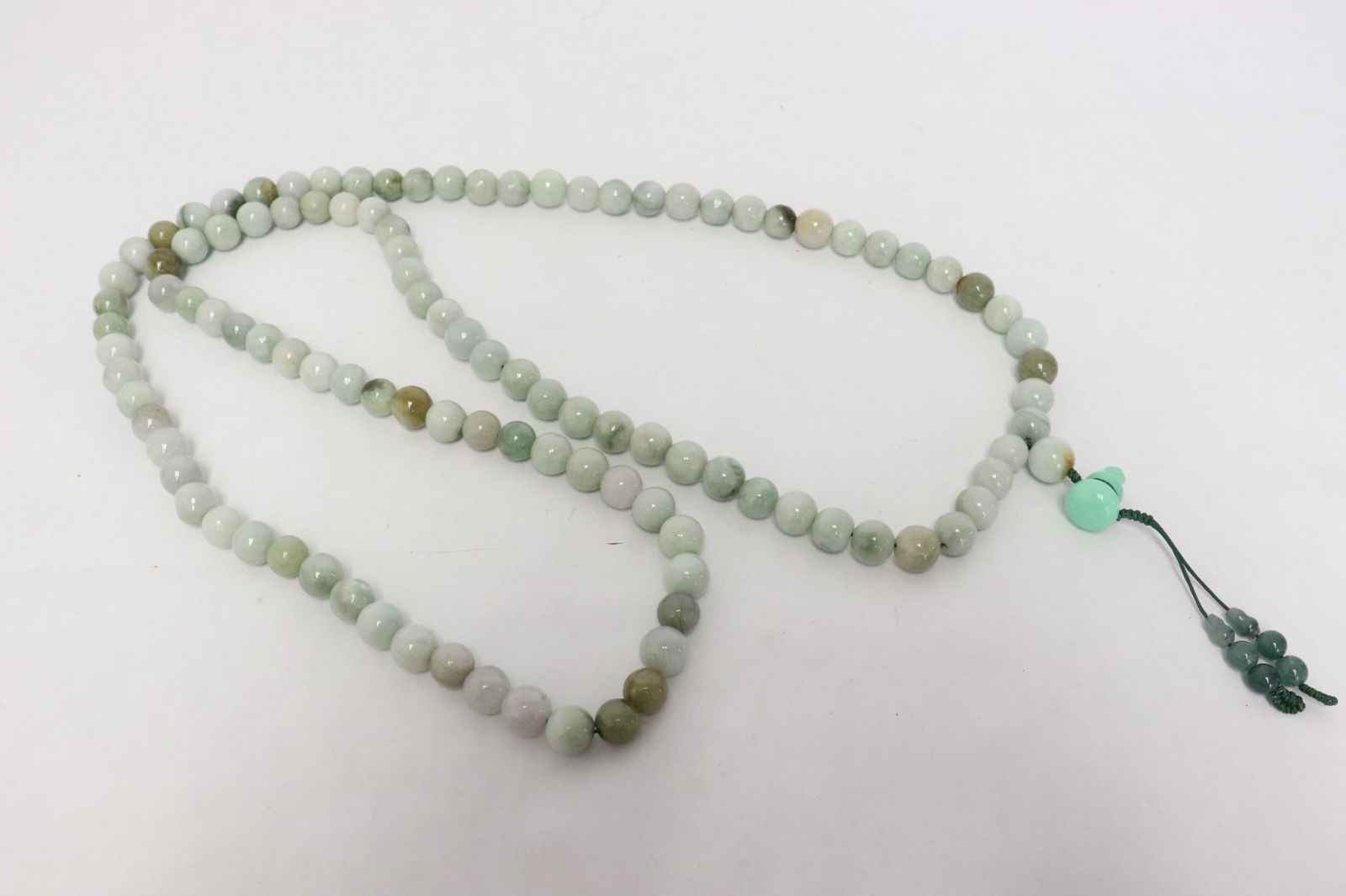 Chinese jadeite bead long necklace (1 of 10)