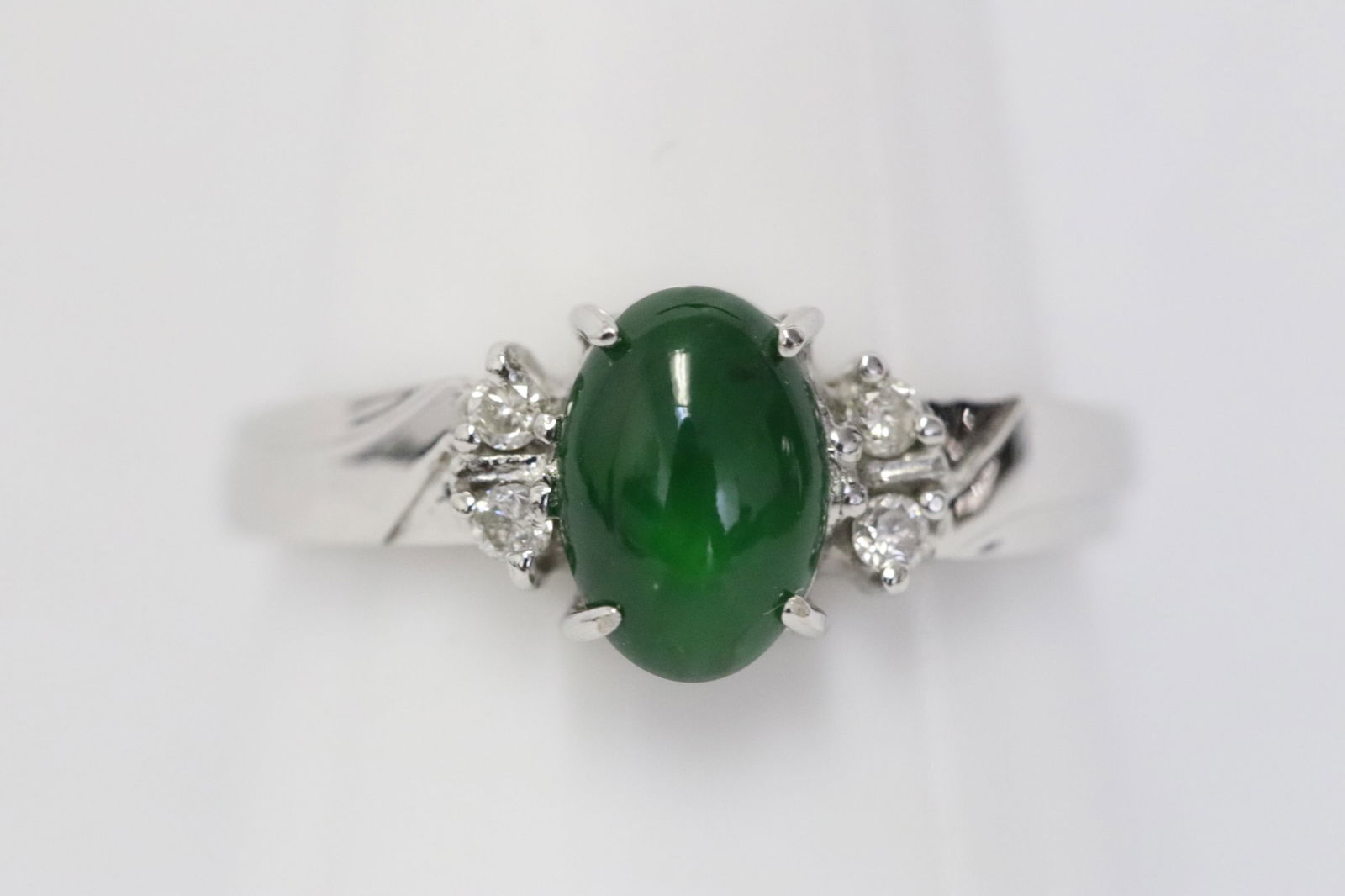 An 18K W/G jadeite diamond ring w/ GIA report (1 of 10)