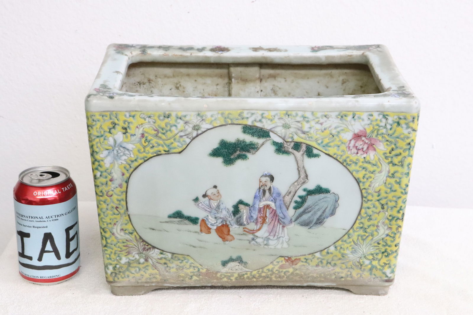 Chinese 19th c. porcelain rectangular planter (1 of 12)