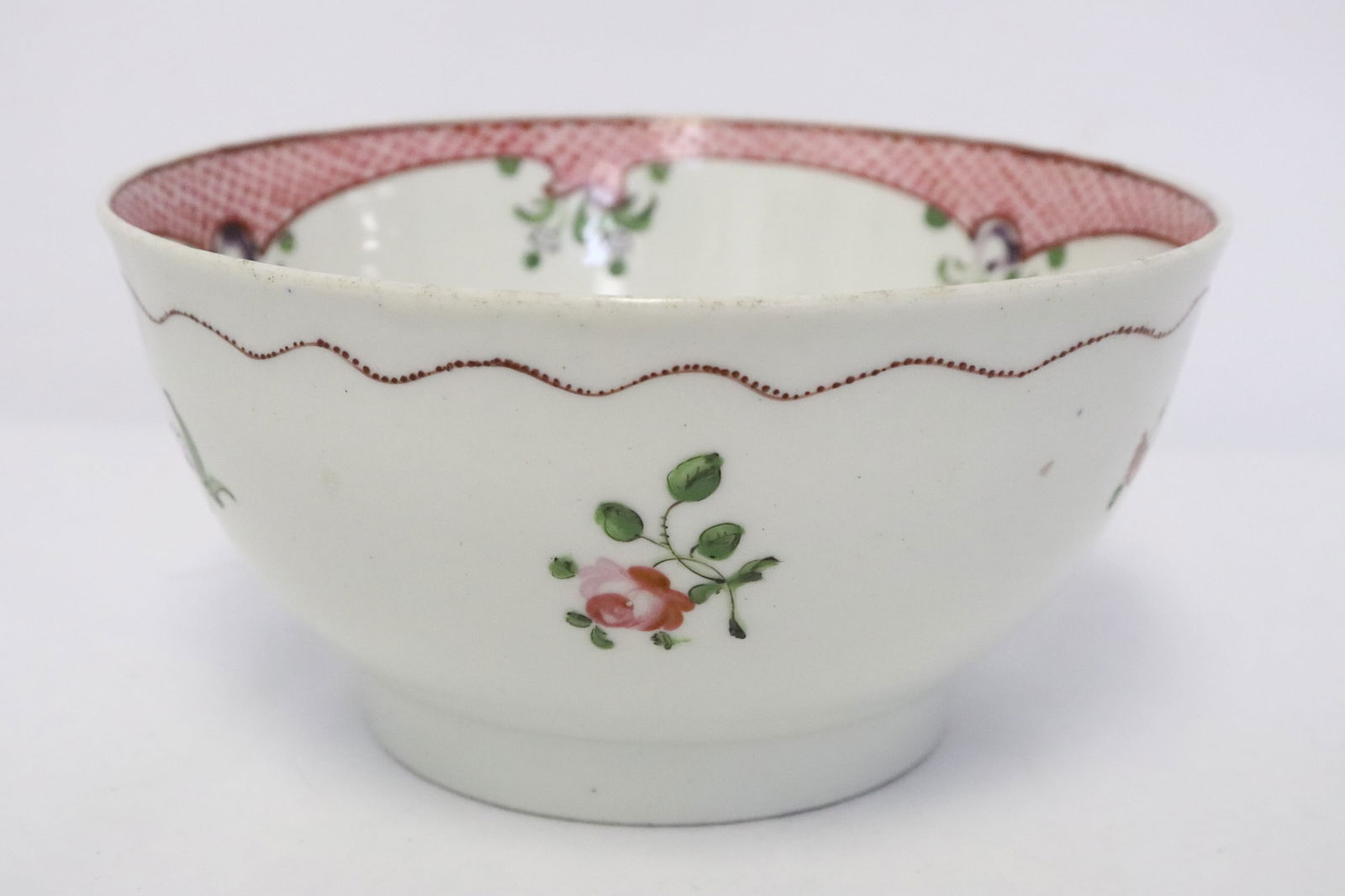 Chinese antique export famille rose bowl: Chinese antique export famille rose porcelain bowl, 3.1"x6.1"dia
