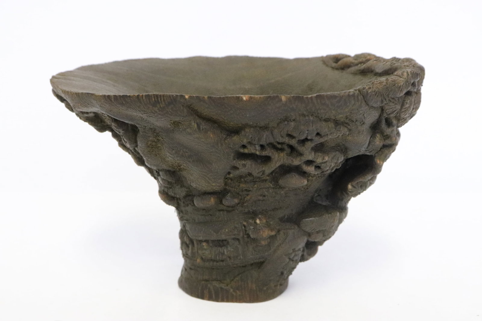 A possible chenxiang wood carved libation cup: A possible chenxiang wood (æ²‰é¦™æœ¨) carved libation cup, 4"x5.95"x3.8"