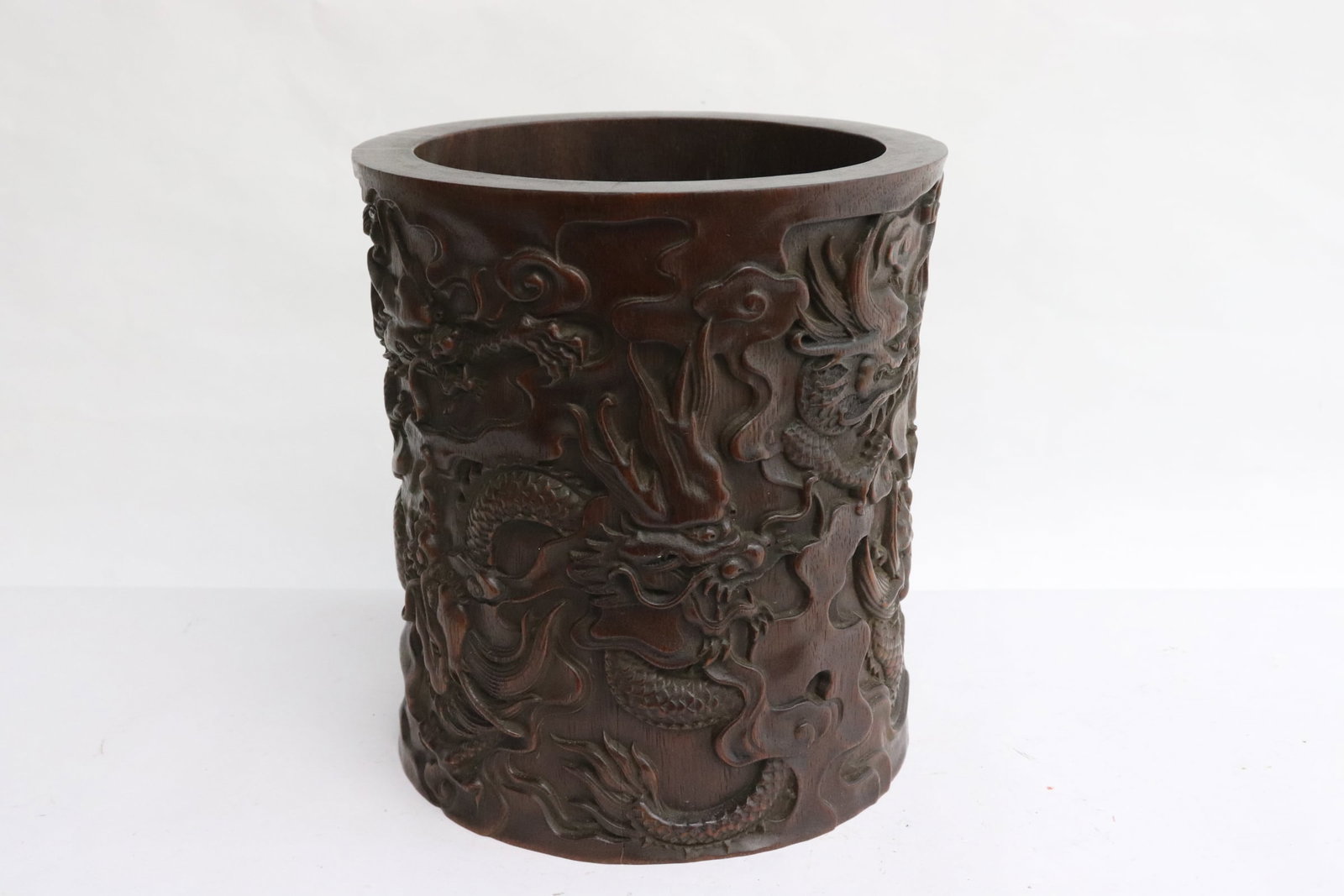 Chinese bamboo carved brush holder: Very fine Chinese bamboo carved brush holder, 7.4"x6.8"dia