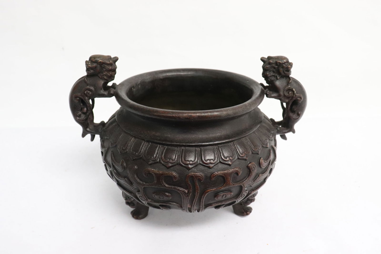 Fine Chinese bronze handled censer (1 of 8)