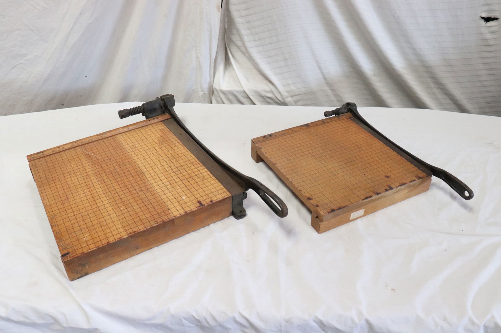 2 cast iron blade paper cutters (1 of 7)