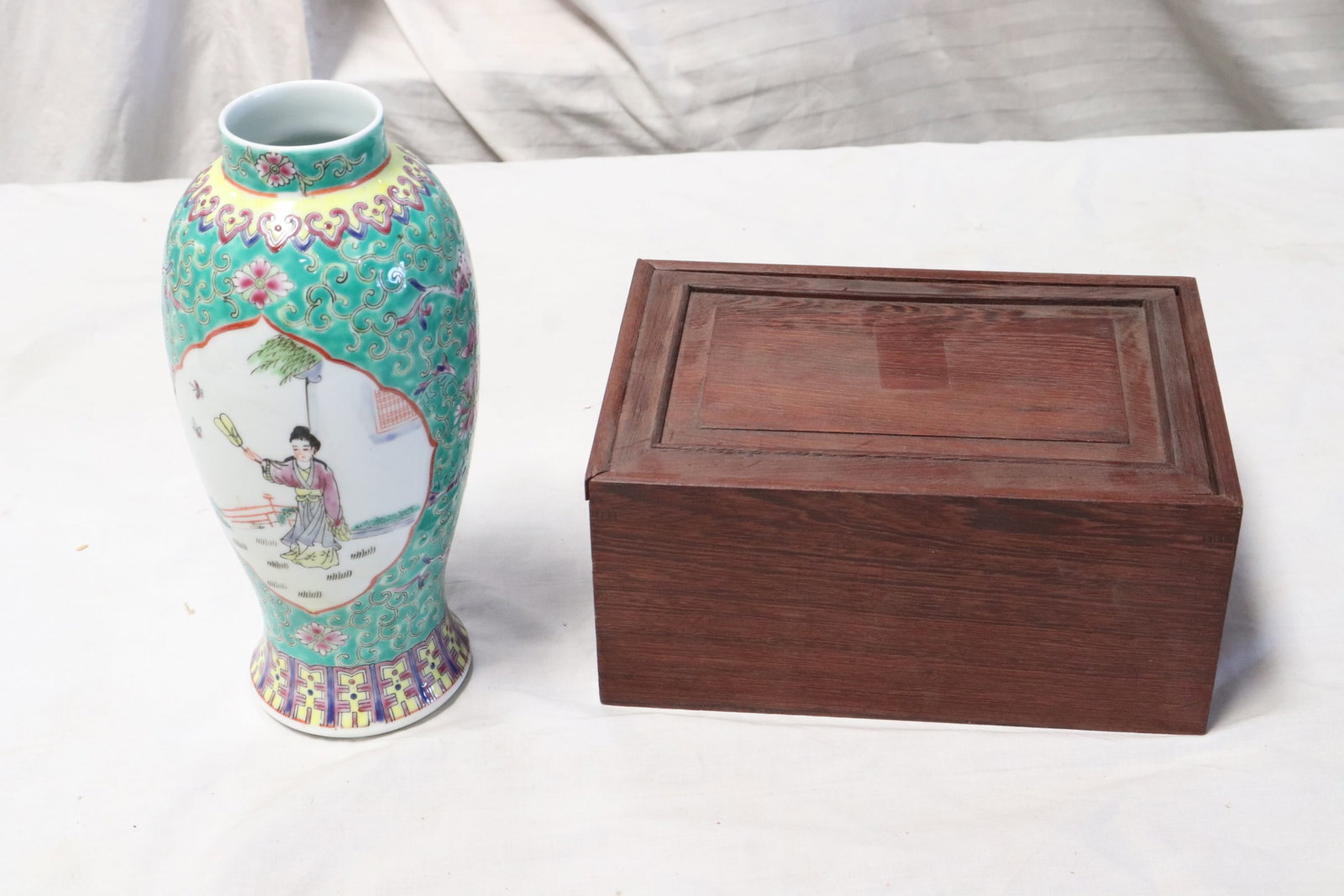 Chinese rosewood box, & a vintage famille rose vase: 2 pieces; Chinese rosewood box (3.8"x8.2"x5.8"), and a vintage famille rose vase (8.6"x3.9"dia)