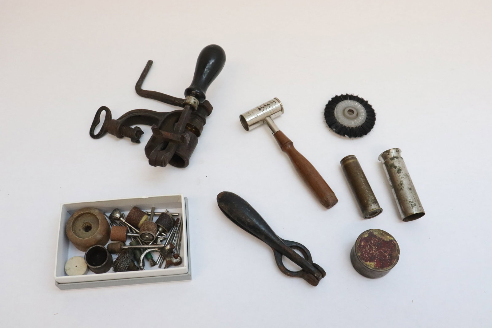 Shotgun loading accessories: Shotgun loading accessories