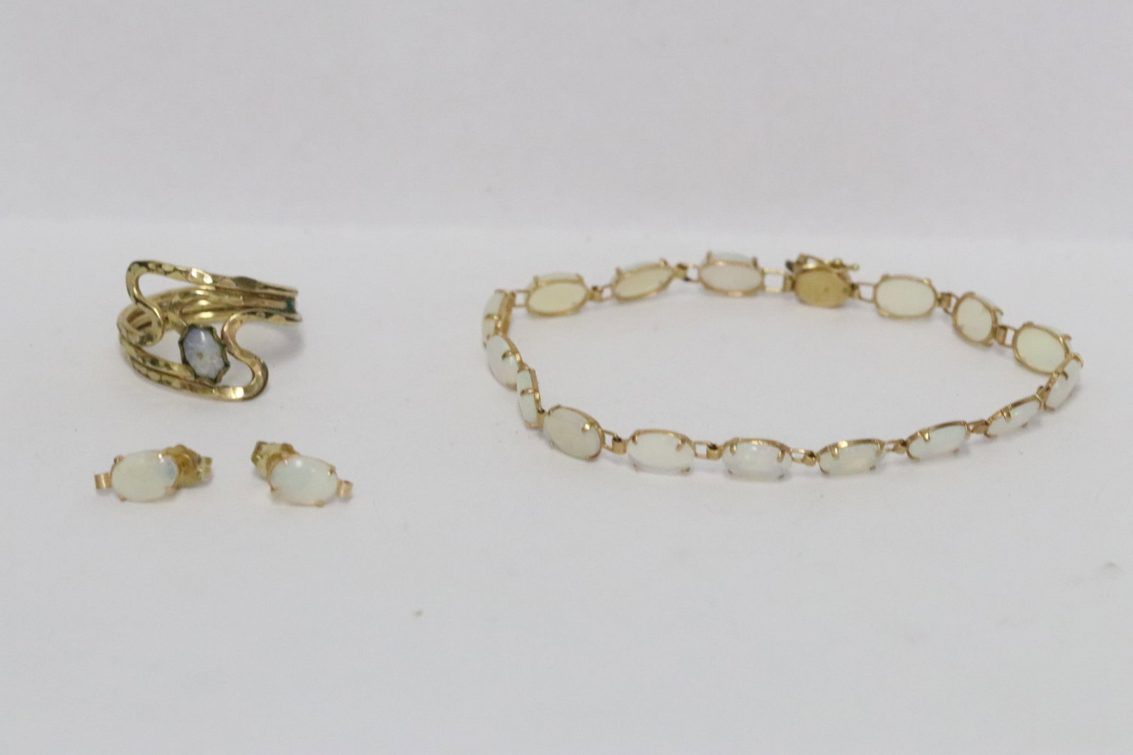 4 pieces 14K jewelry suite with opal (1 of 12)