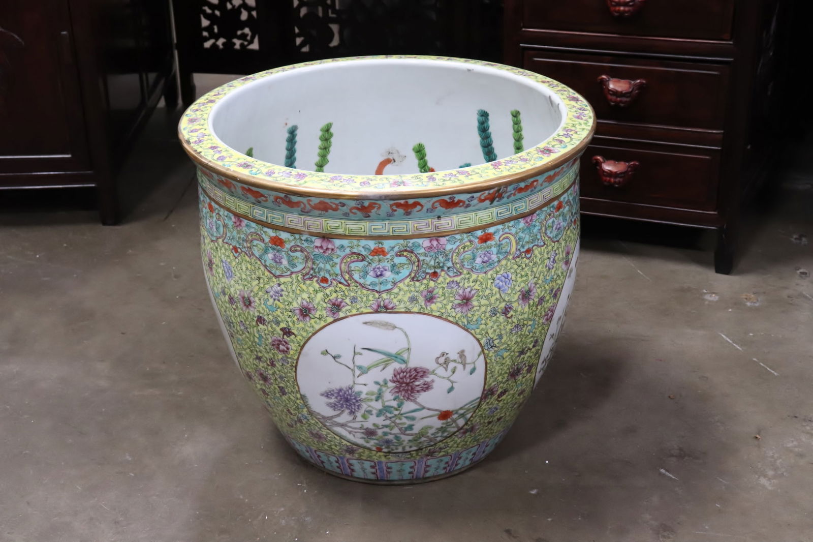 Massive Chinese late 19th c. porcelain planter, Guangxu period (1 of 9)