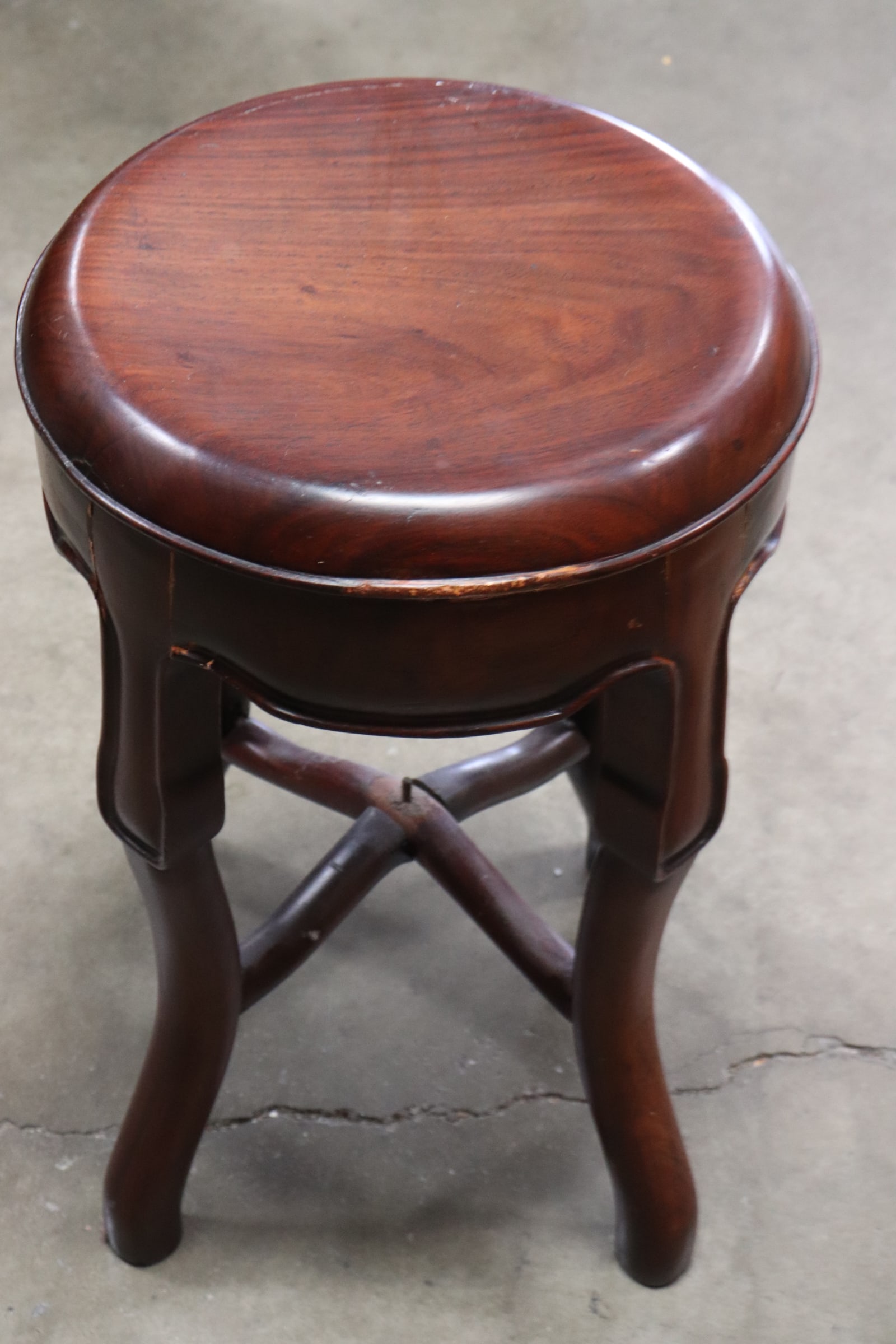 Chinese vintage rosewood round stool (1 of 7)