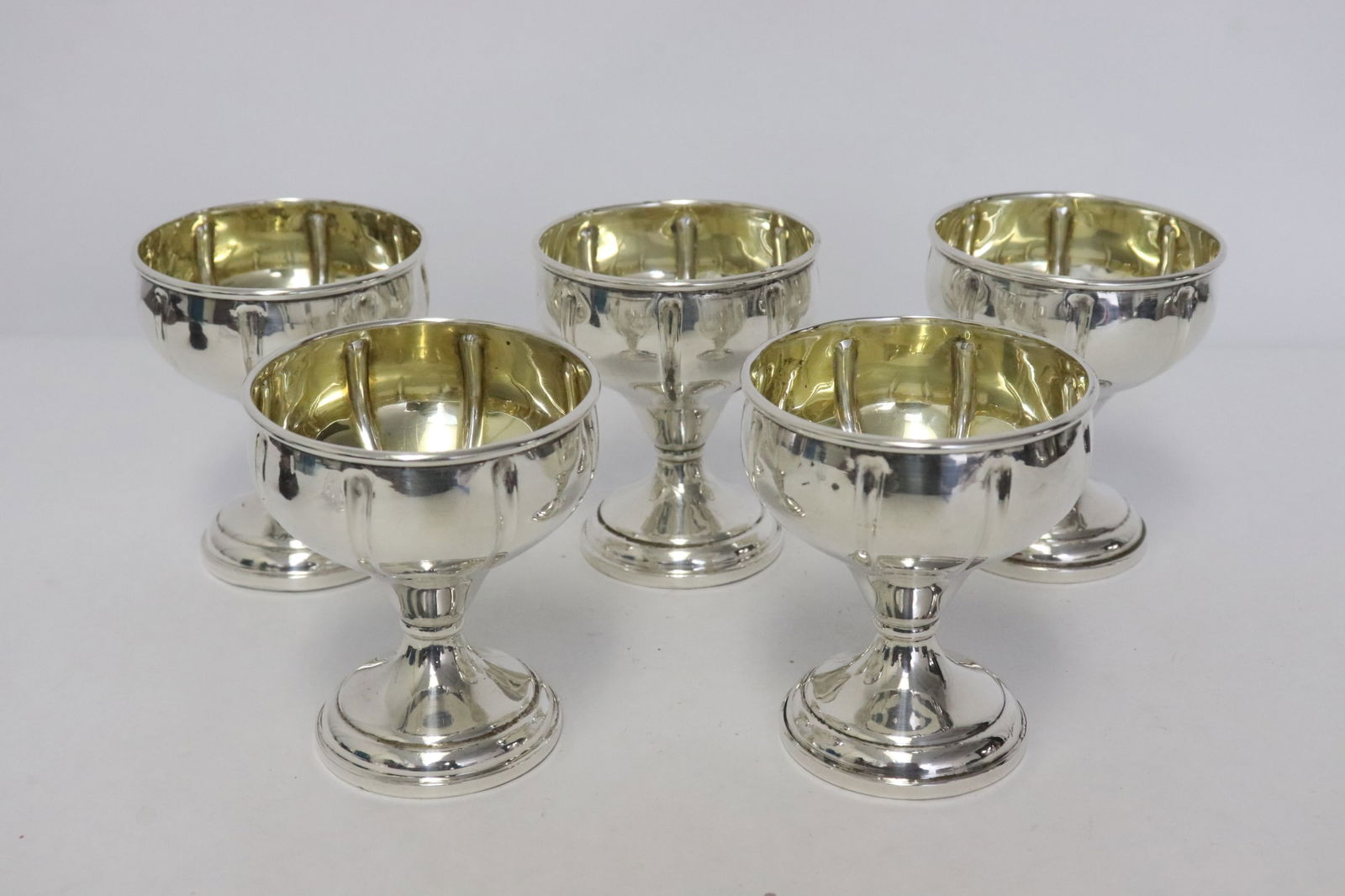 5 weighted sterling wine goblets: 5 weighted sterling wine goblets, wt. 409gm, 3.5"x3.1"dia