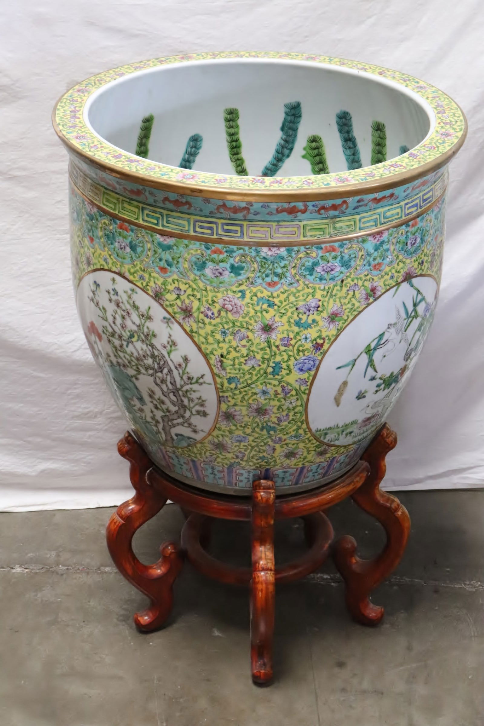 massive Chinese antique porcelain planter, Guangxu period: A massive Chinese antique famille rose porcelain planter (19.4"x22"dia), panel painted with water birds and flowers, Guangxu period, a beautiful example